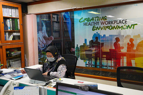 Safe & Healthy <br />
Workplace Image