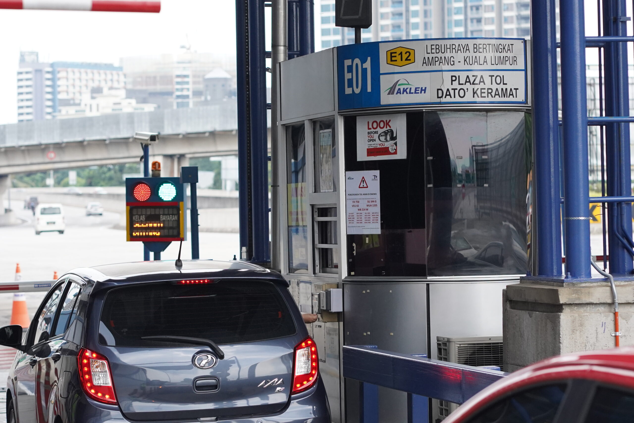 Kadar tol baharu empat lebuhraya kendalian prolintas turun 8 hingga 15 peratus