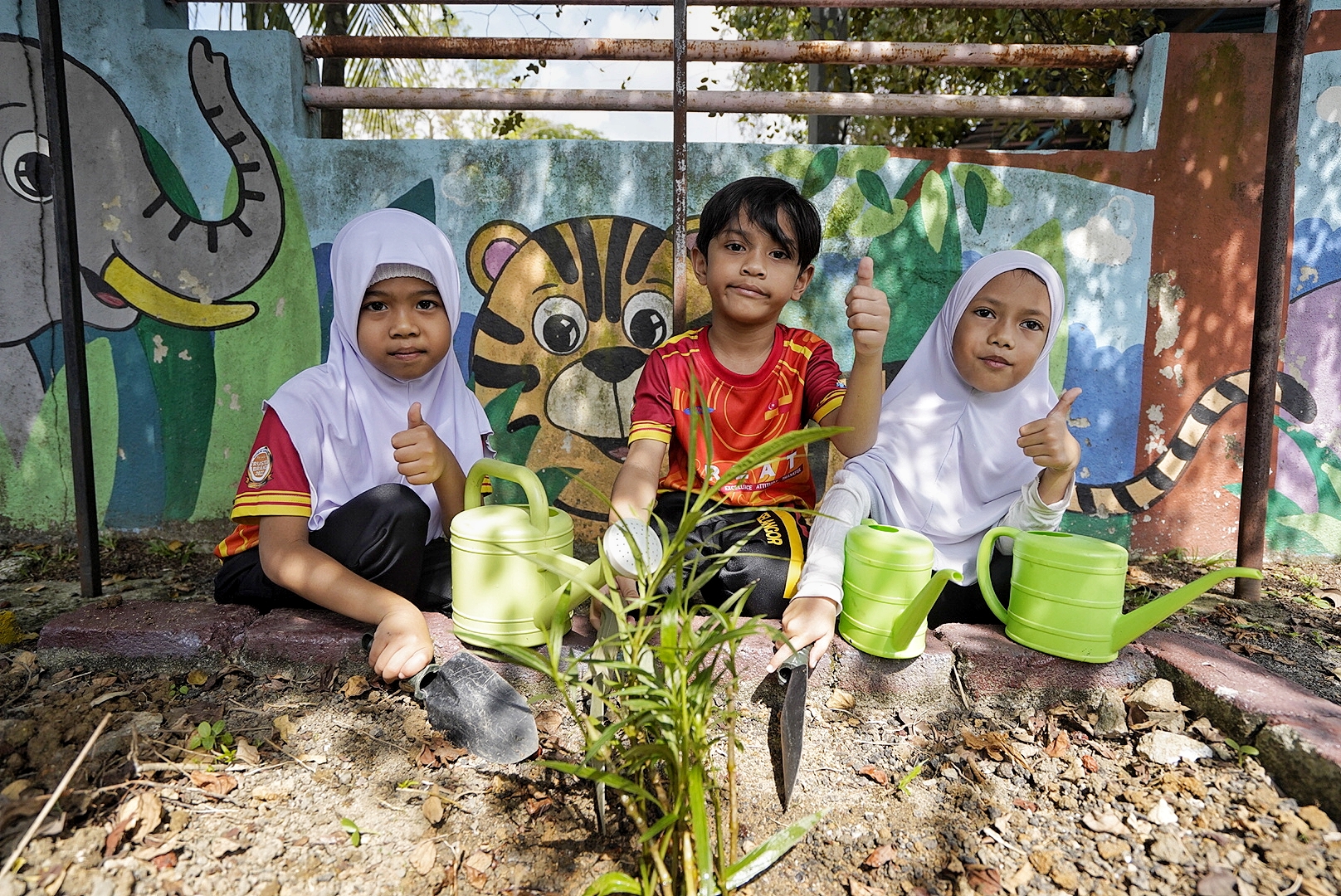 PROTECTING ENVIRONMENT<br />
480 BENEFICIARIES Image